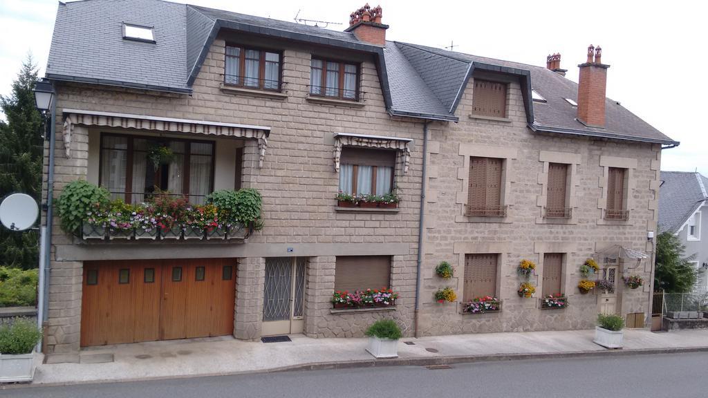 Chambre D'Hotes Des Monedieres Bed and Breakfast Treignac Εξωτερικό φωτογραφία